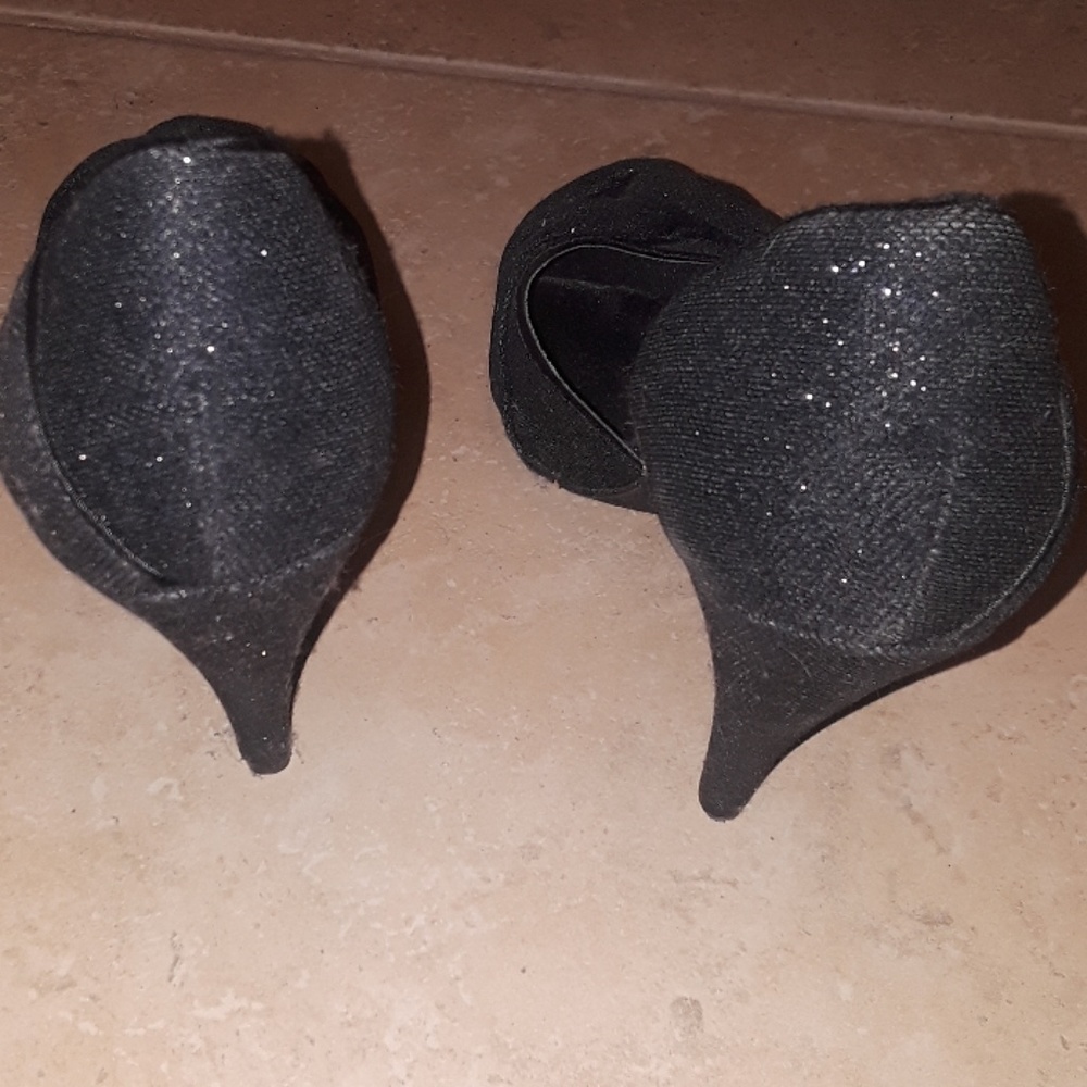 Heels - Picture 5 of 6
